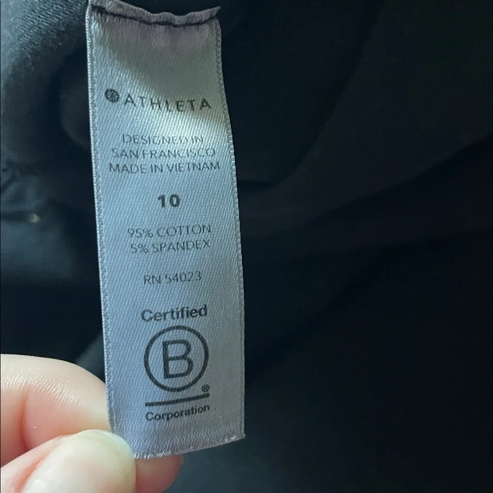 Athleta Men’s Black Farallon 9” Bermuda Shorts UPF50+ w/ Pockets - Size 10